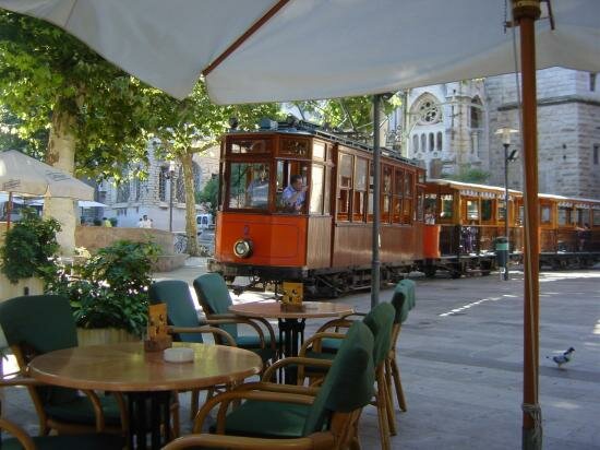 Старинный поезд из Пальмы в Сойер